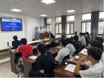 馬鞍山鋼鐵股份公司高級(jí)工程師廖海歐應(yīng)邀為機(jī)械工程學(xué)院作《智能化系統(tǒng)工程技術(shù)研發(fā)》專(zhuān)題學(xué)術(shù)報(bào)告